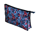 Duża kosmetyczka z materiału.