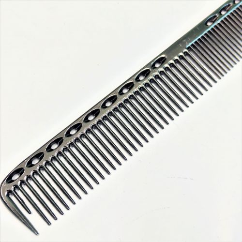 GRZEBIEŃ PROSTY METALOWY 21,5 CM CZARNY